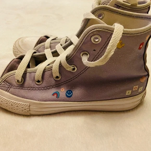Converse All Star Girls Size 1.5 EUC - Picture 3 of 6